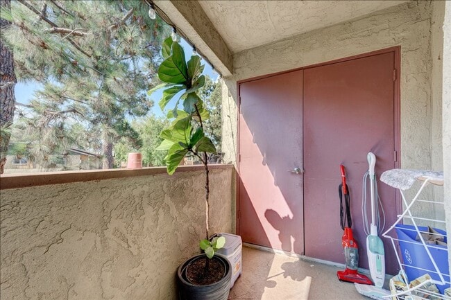 Building Photo - 510 Calle Montecito