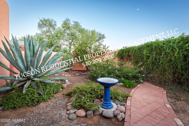 Building Photo - 3275 E Pima St