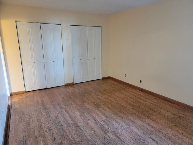 Building Photo - 1773 E Harmon Ave