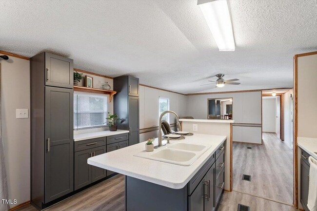 Building Photo - 10317 Giles Rd