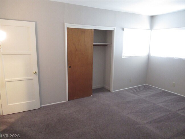 Building Photo - 107 E Pacific Ave