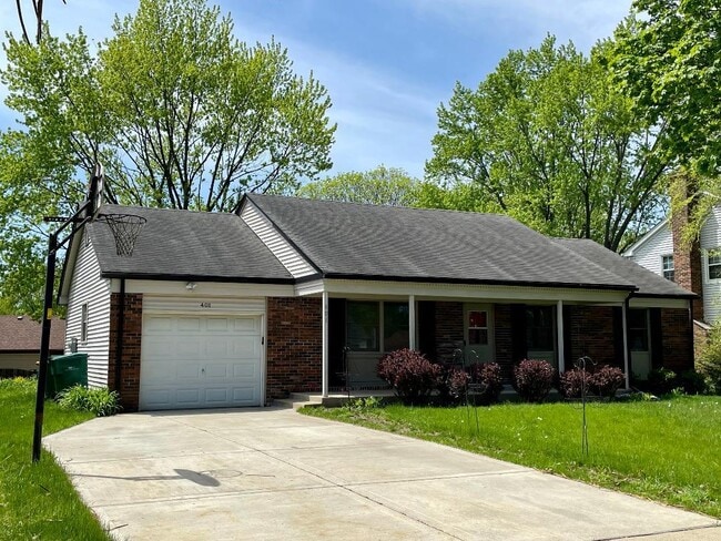 Primary Photo - 401 Castlewood Ln