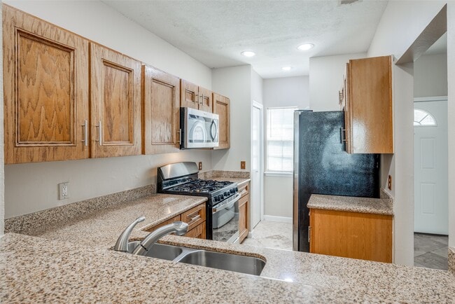 Building Photo - 2910 Grants Lake Blvd