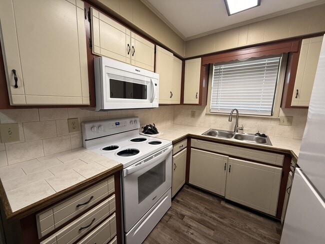 Building Photo - 436 Helen St