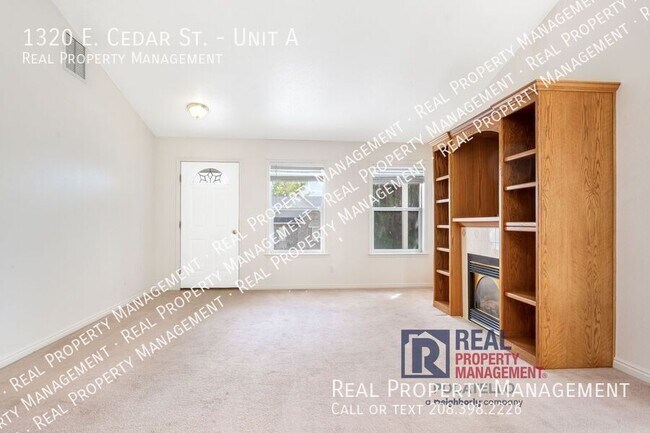 Building Photo - 1320 E Cedar St