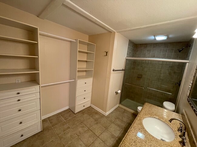 Building Photo - 900 Avenida De Leon