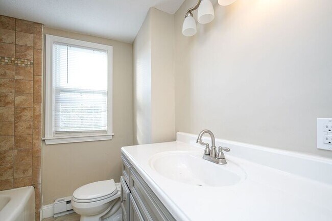 Building Photo - 62 Suffield St