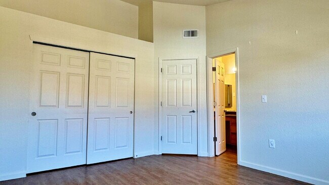 Building Photo - Great Location for 1 Bed 1 Bath + Full Loft with Large Closet in Steeple Chase IV in Littleton