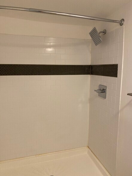 Building Photo - 1715 Locust St