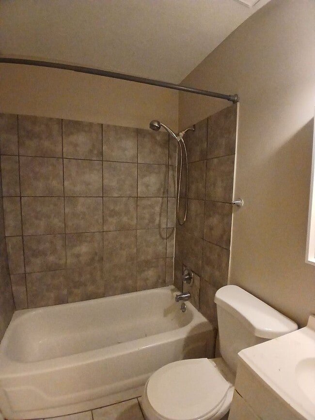 Building Photo - Newly renovated 3-bedroom, 1 bath home - Open To Section 8