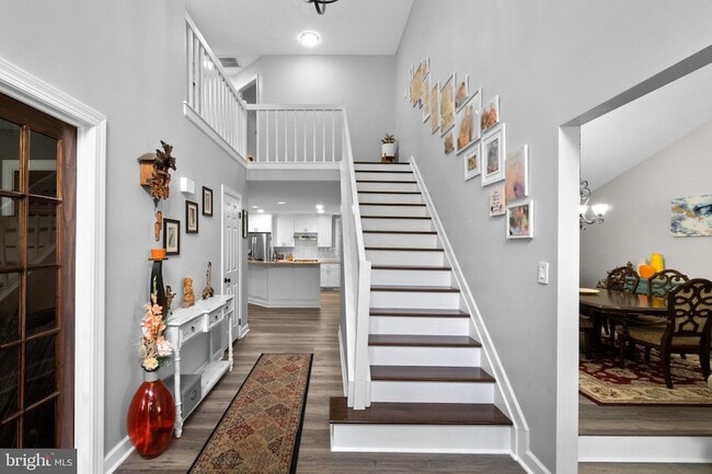Building Photo - 6874 Caravan Ct