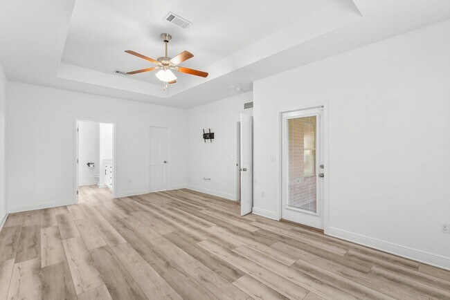 Building Photo - 120 Kinley Ave