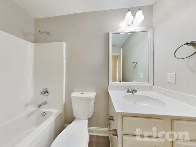 Building Photo - 232 Highcroft Cir