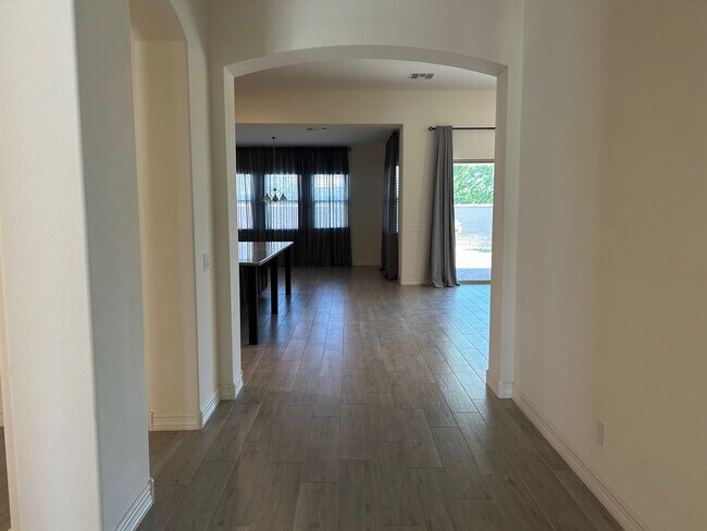 Building Photo - Beautiful home with generation suite in gated community