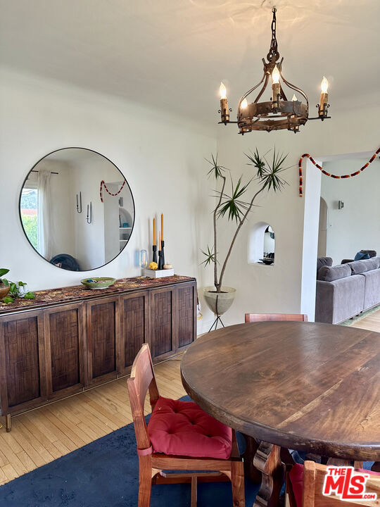 Building Photo - 1362 S Stanley Ave