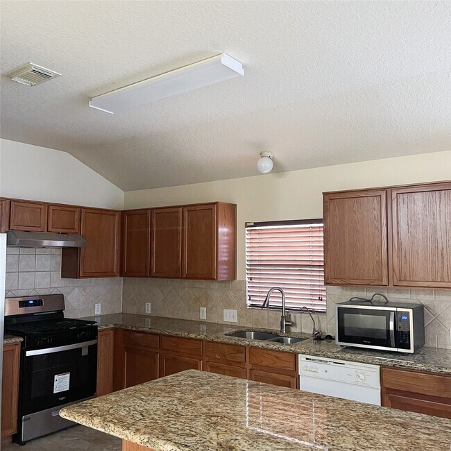 Building Photo - 14927 Sugar Sweet Dr