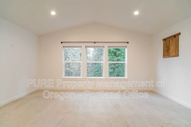 Building Photo - 995 SE Olive Way