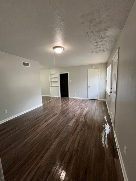 Building Photo - 5590 Millbranch Rd