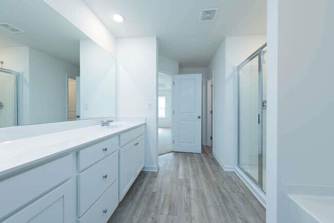 Building Photo - 1926 Frisco Wy