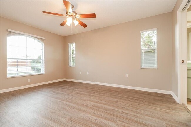 Building Photo - 1411 Cromwell Dr