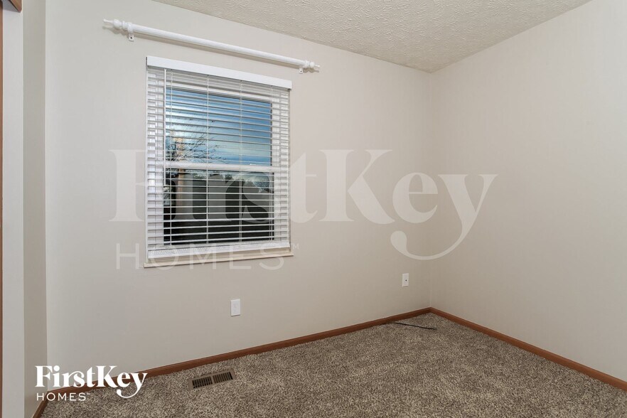 Building Photo - 2561 Windflower Rd