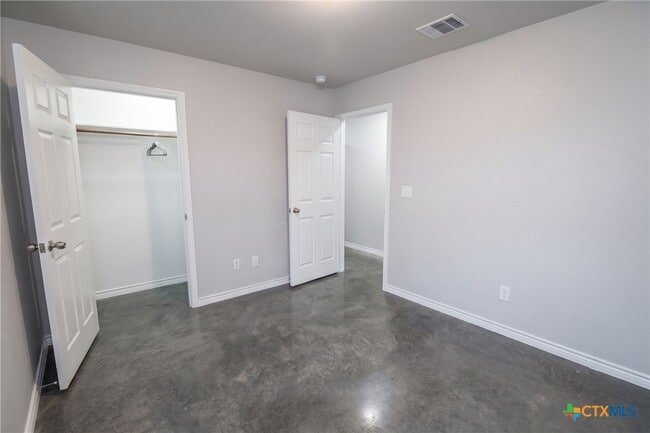 Building Photo - 300 Lowes Blvd