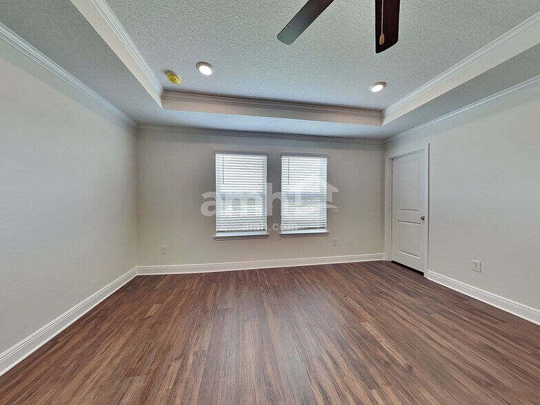 Building Photo - 14515 Cedar Mill Dr