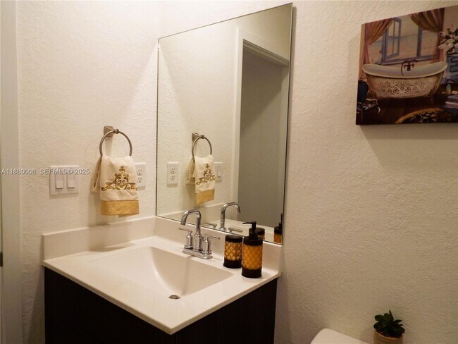 Building Photo - 2363 SE 11th St