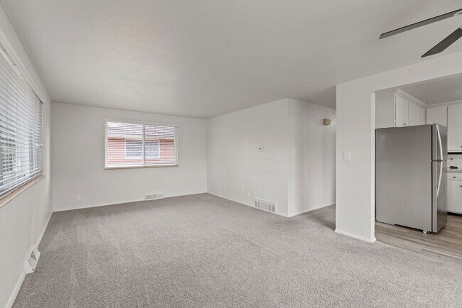 Building Photo - 1721-1723 Dotsero Ave
