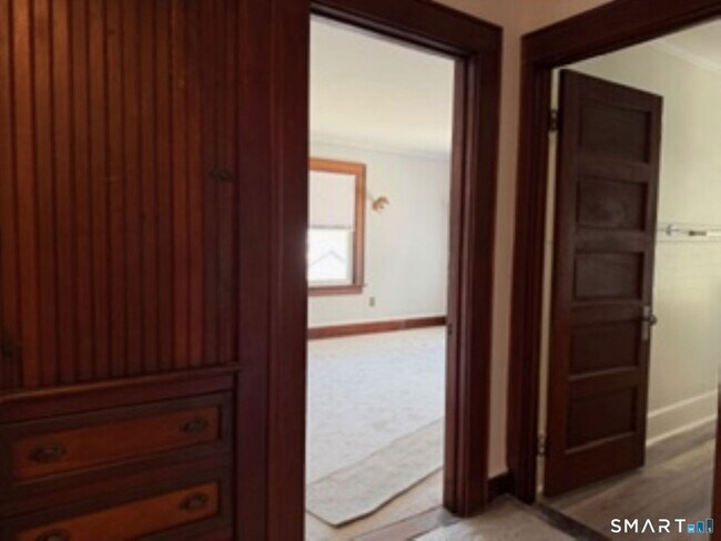 Building Photo - 252 Main St