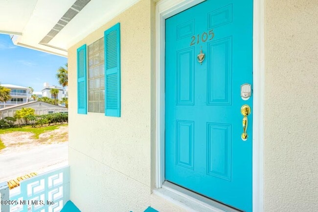 Building Photo - 2103 1st St S