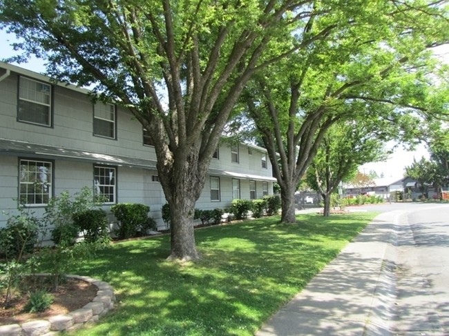 Building Photo - Rockingham Apartments