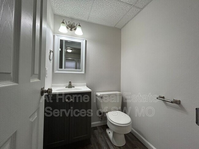Building Photo - 3347 E Linwood St