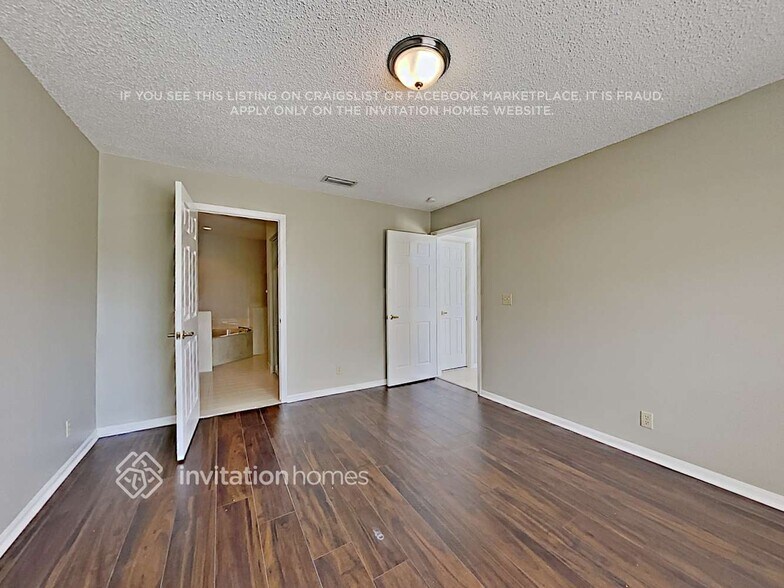 Building Photo - 10515 Plainview Cir