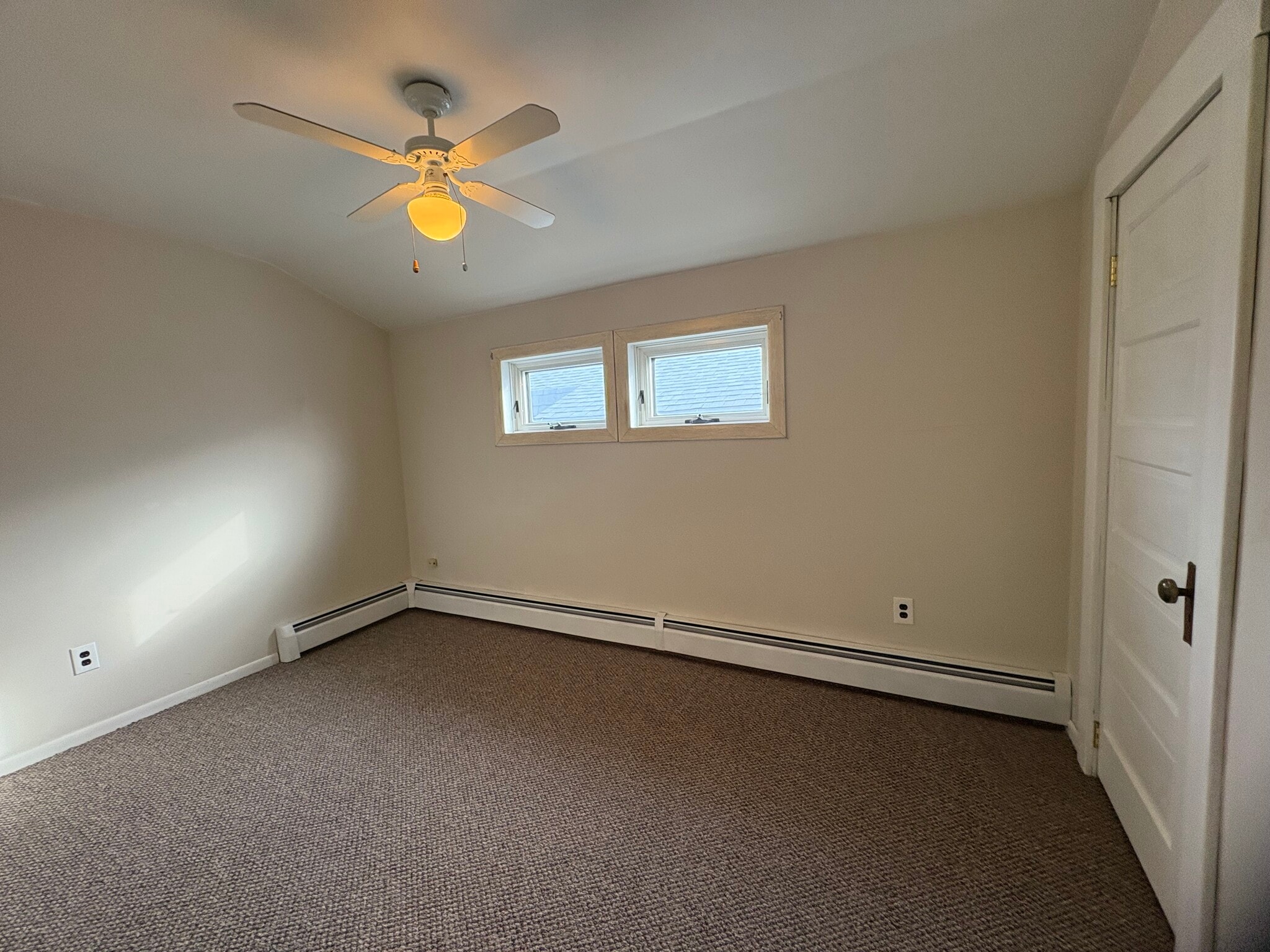 Building Photo - 23 Saint David St