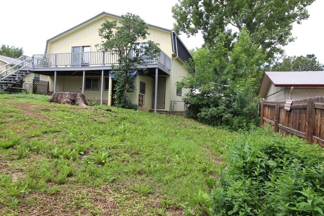 Building Photo - 220 Clover Ln