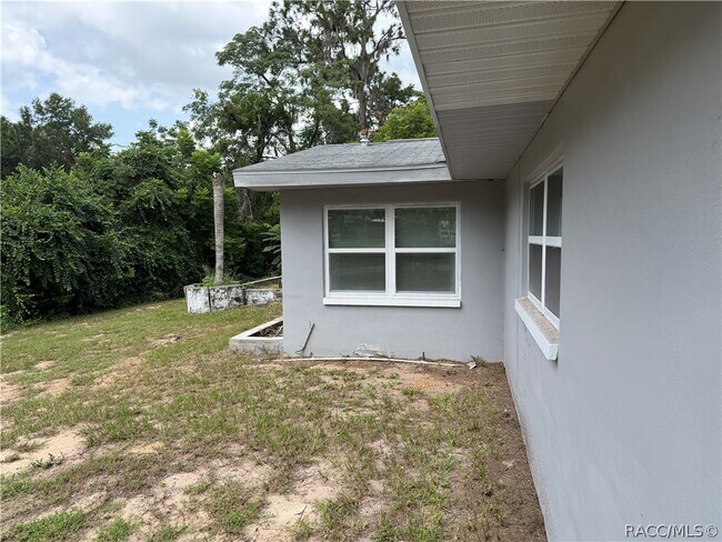 Building Photo - 1405 Eden Dr
