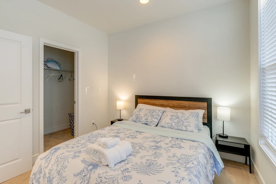 Building Photo - 14566 Alsace Ln