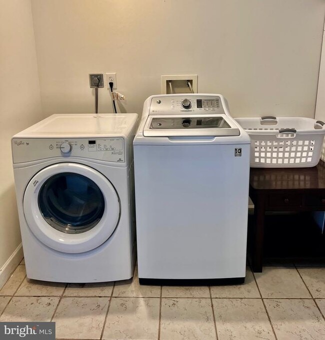 Building Photo - 1542 Crowell Rd