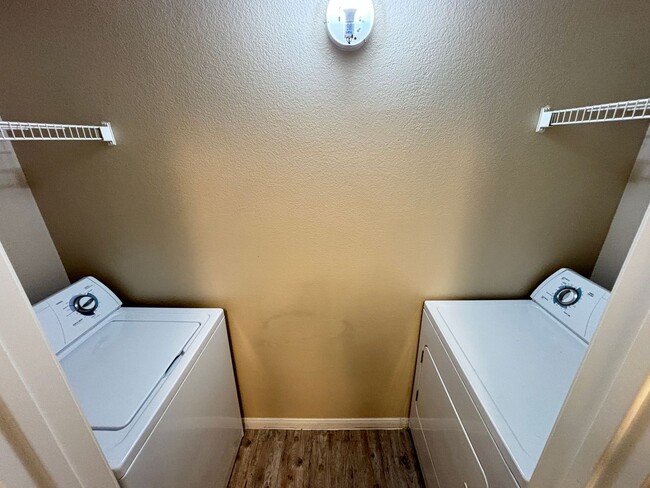 Building Photo - Beautiful 2 bedroom 2 bath condo
