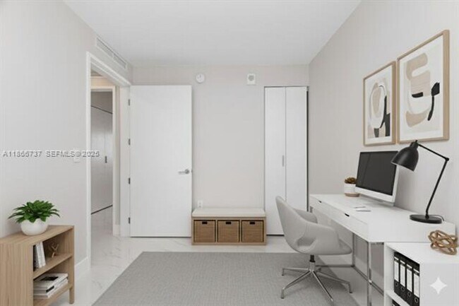 Building Photo - 700 NE 24th St