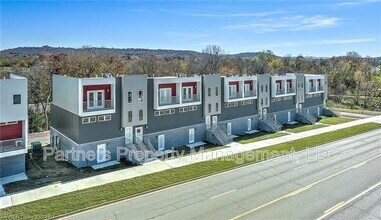 Building Photo - 1768 S Razorback Rd