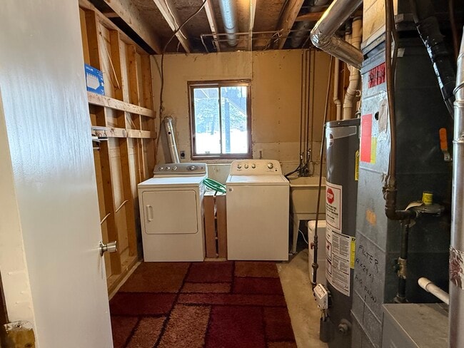 Building Photo - 2528 Birchview Ln