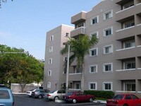 Building Photo - 600 NW 32nd Pl