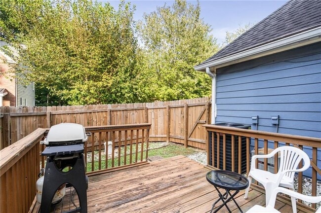 Building Photo - 529 Eastland Dr