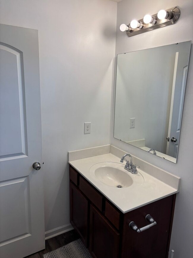 Building Photo - August Rent Free - Elegant, Modern Home in...