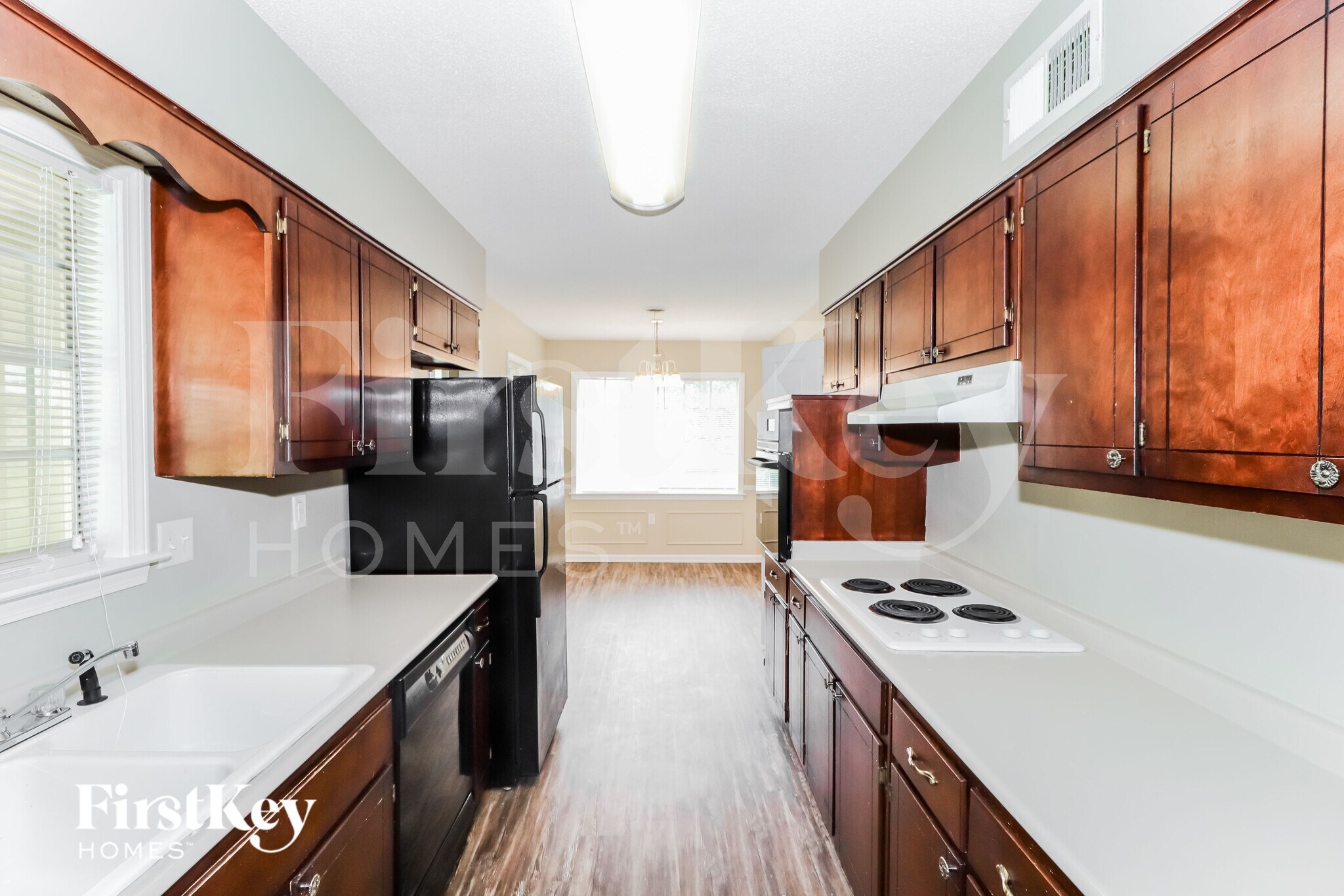 Building Photo - 5373 Banbury Ave