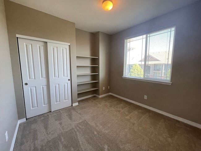 Building Photo - 2133 Krisron Rd