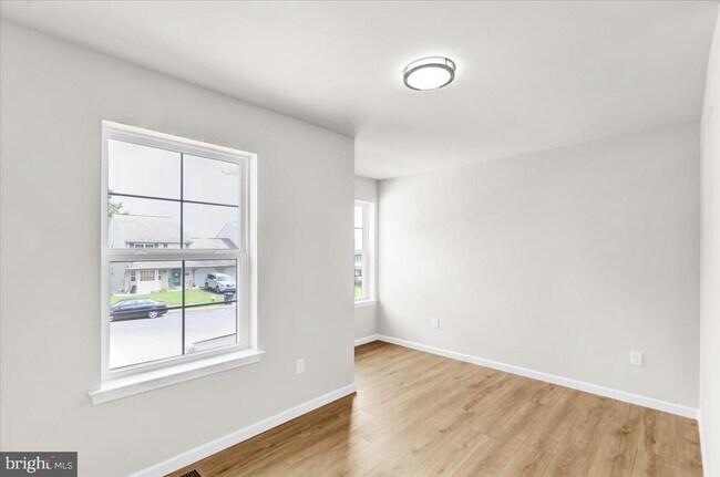 Building Photo - 2450 Jefferson Ave