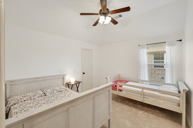 Building Photo - 7944 Cherry Springs Ct